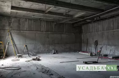 Как повесить картину или зеркало безопасно