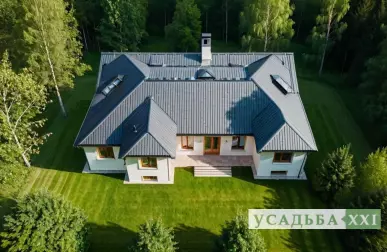 Поликарбонатная кровля над бассейном